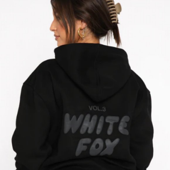 White Fox Boutique - Offstage Hoodie Onyx Hoodie! Size S/M - Picture 2 of 5